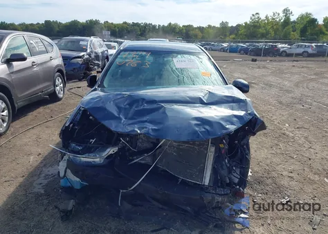 2014 Toyota Corolla Le Eco z USA, uszkodzony, nr VIN 2T1BPRHE3EC118713